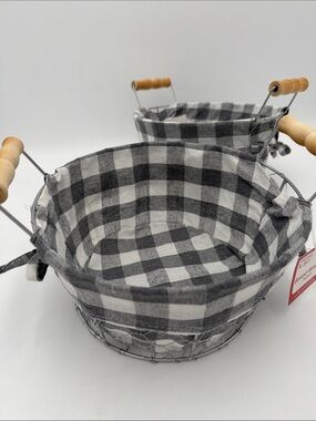 Set of 2 Gray & White Buffalo Check Wire Basket with Wooden Handles